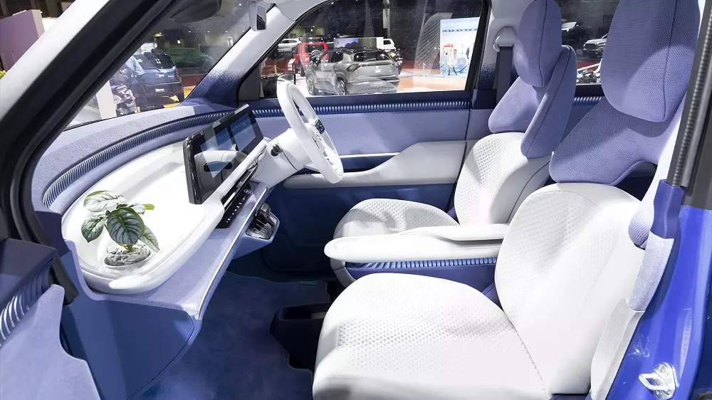 Hàng ghế trước của Suzuki Vision e-Sky Hàng ghế trước của Suzuki Vision e-Sky