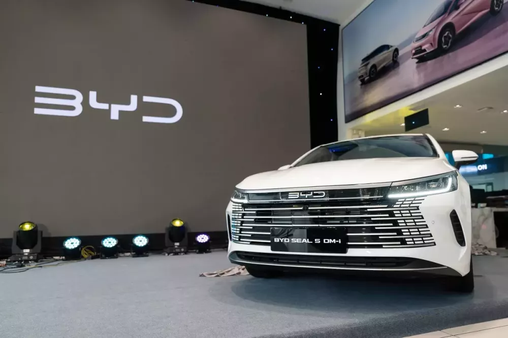 BYD Bitcar Long Biên chính thức ra mắt Seal 5 - mẫu sedan hạng C giá khởi điểm 696 triệu đồng BYD Bitcar Long Biên chính thức ra mắt Seal 5 - mẫu sedan hạng C giá khởi điểm 696 triệu đồng