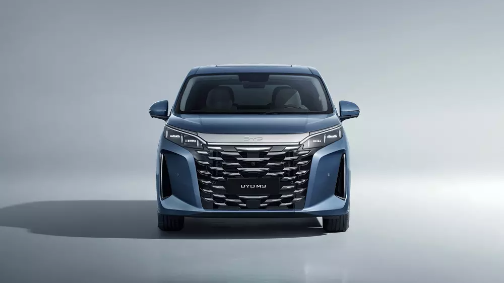 Cận cảnh khu vực phía trước của BYD M9