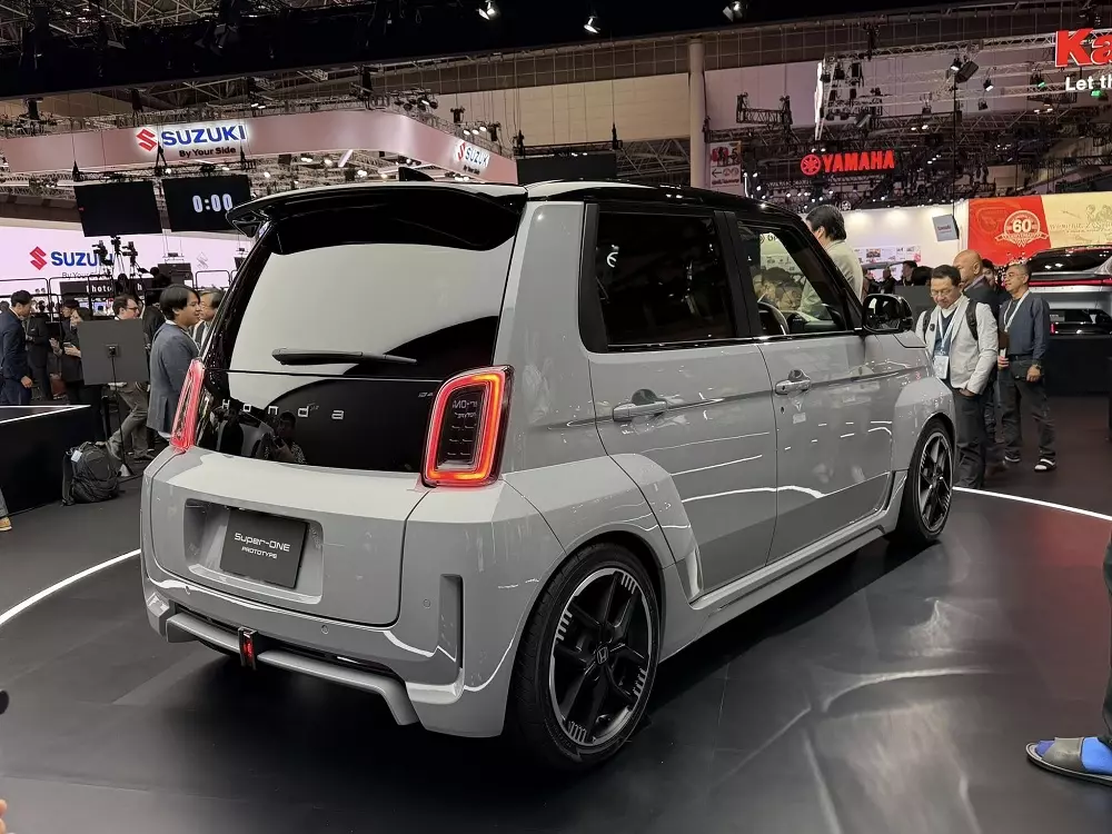 Honda Super-One là xe hatchback hạng A Honda Super-One là xe hatchback hạng A