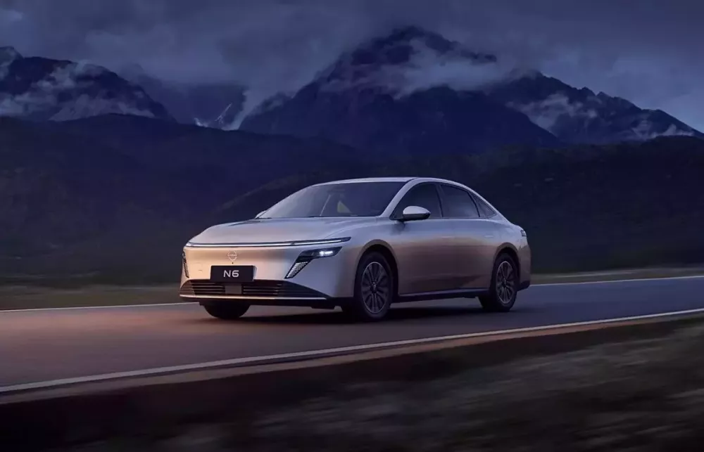 Nissan N6 được thiết kế theo phong cách tương tự N7 Nissan N6 được thiết kế theo phong cách tương tự N7