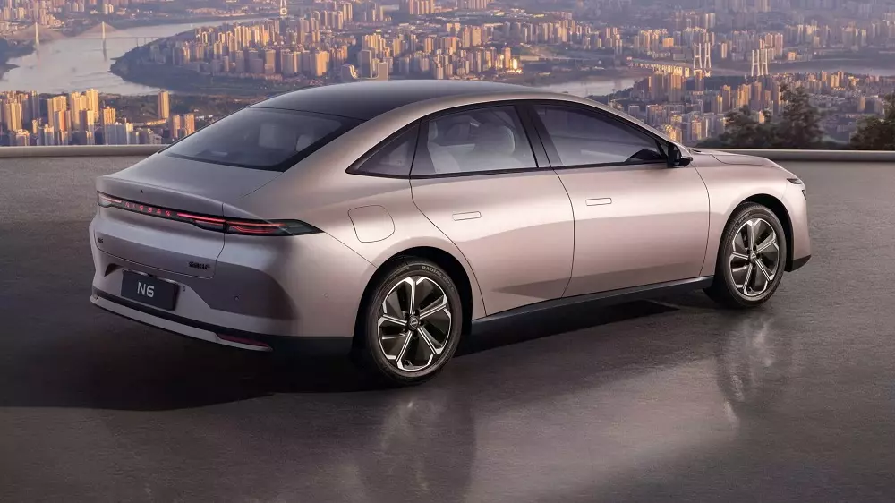 Nissan N6 là sedan hạng trung Nissan N6 là sedan hạng trung