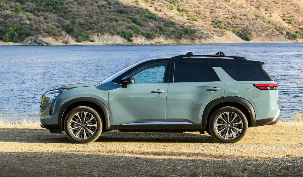 Nissan Pathfinder 2026 màu xanh mới. Nissan Pathfinder 2026 màu xanh mới.