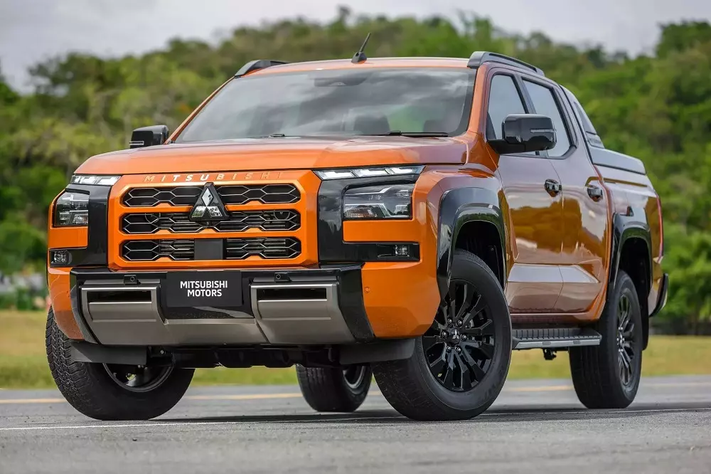 Mitsubishi Triton Mitsubishi Triton
