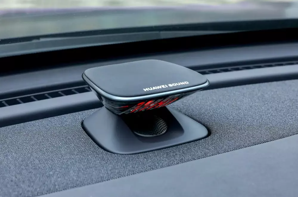 Nissan Teana HarmonyOS Cockpit được trang bị hệ thống âm thanh Huawei Sound 17 loa Nissan Teana HarmonyOS Cockpit được trang bị hệ thống âm thanh Huawei Sound 17 loa