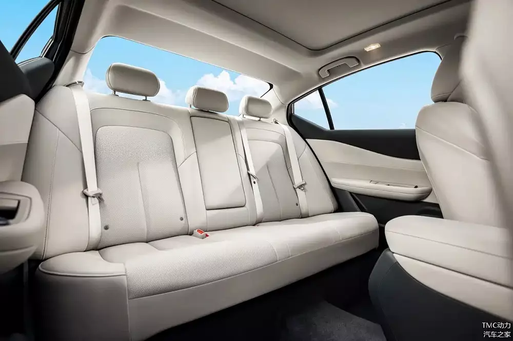 Hàng ghế sau của Nissan Teana HarmonyOS Cockpit Hàng ghế sau của Nissan Teana HarmonyOS Cockpit