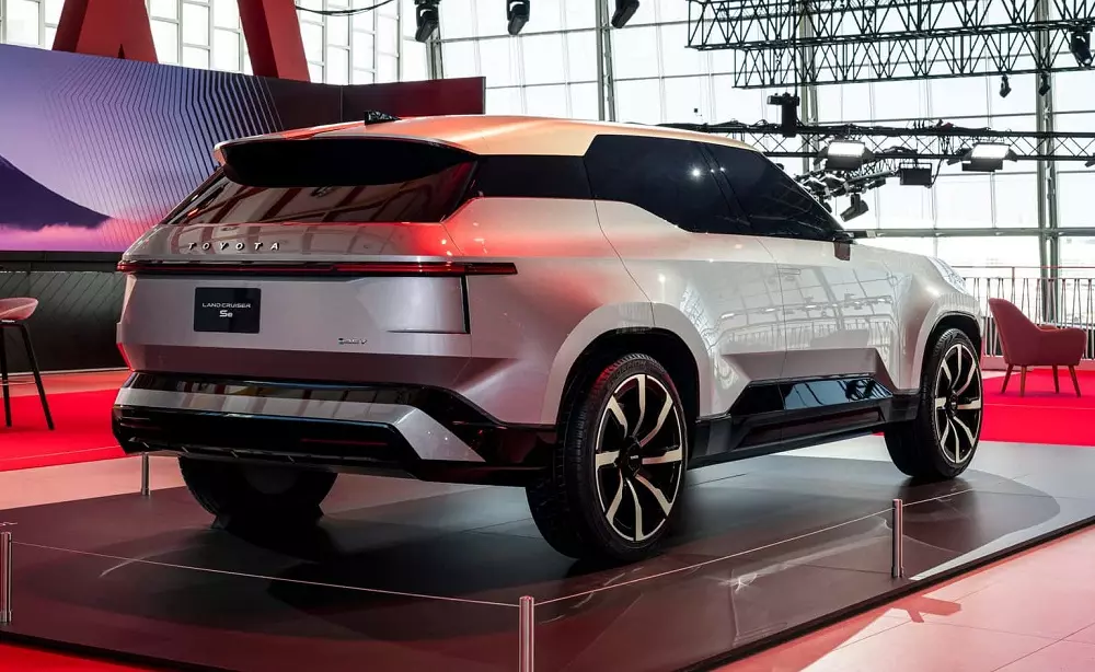 Toyota Land Cruiser Se Concept là SUV 3 hàng ghế