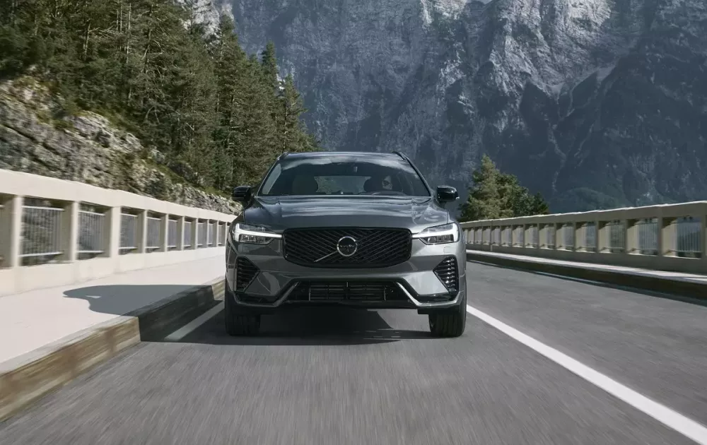 SUV hạng sang Volvo XC60 2026 chính thức đặt chân đến Việt Nam, giá từ 2,299 tỷ đồng
