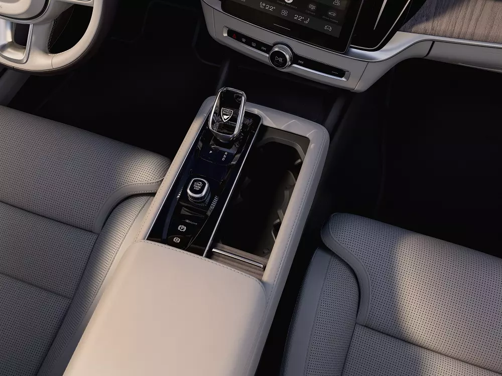 Cụm điều khiển trung tâm mới của Volvo S90 2026