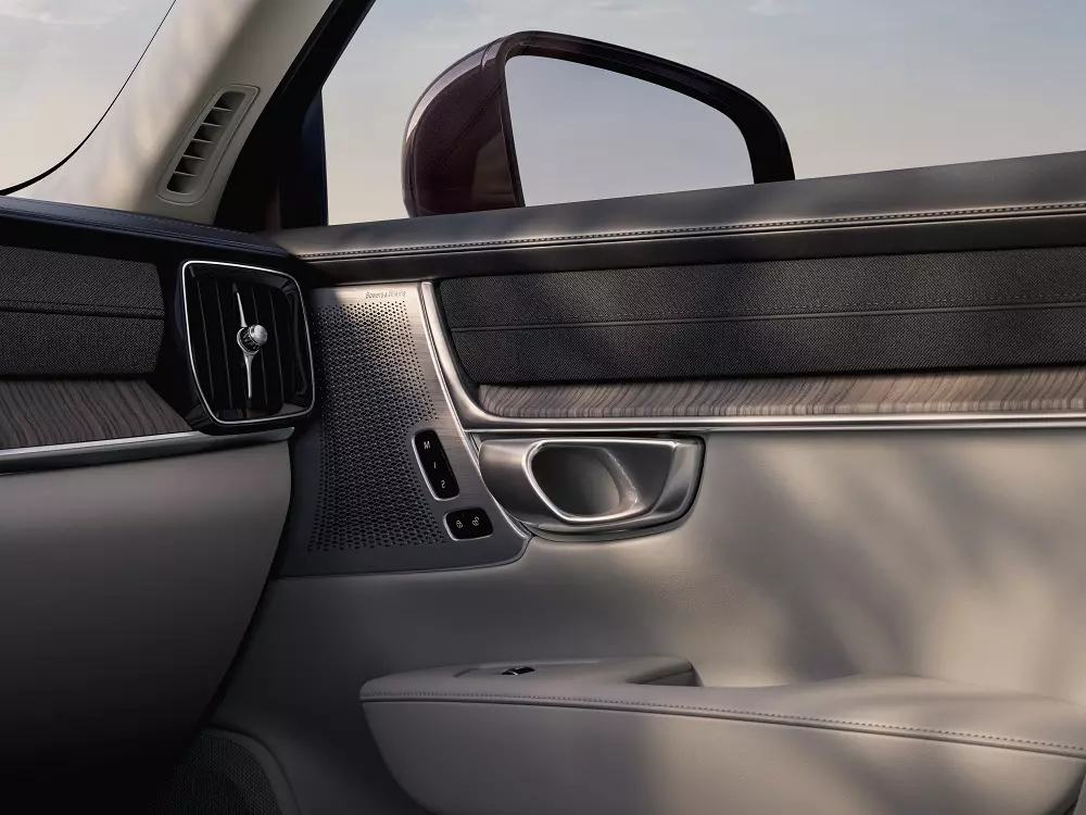 Volvo S90 2026 được trang bị hệ thống loa Bowers & Wilkins High Fidelity