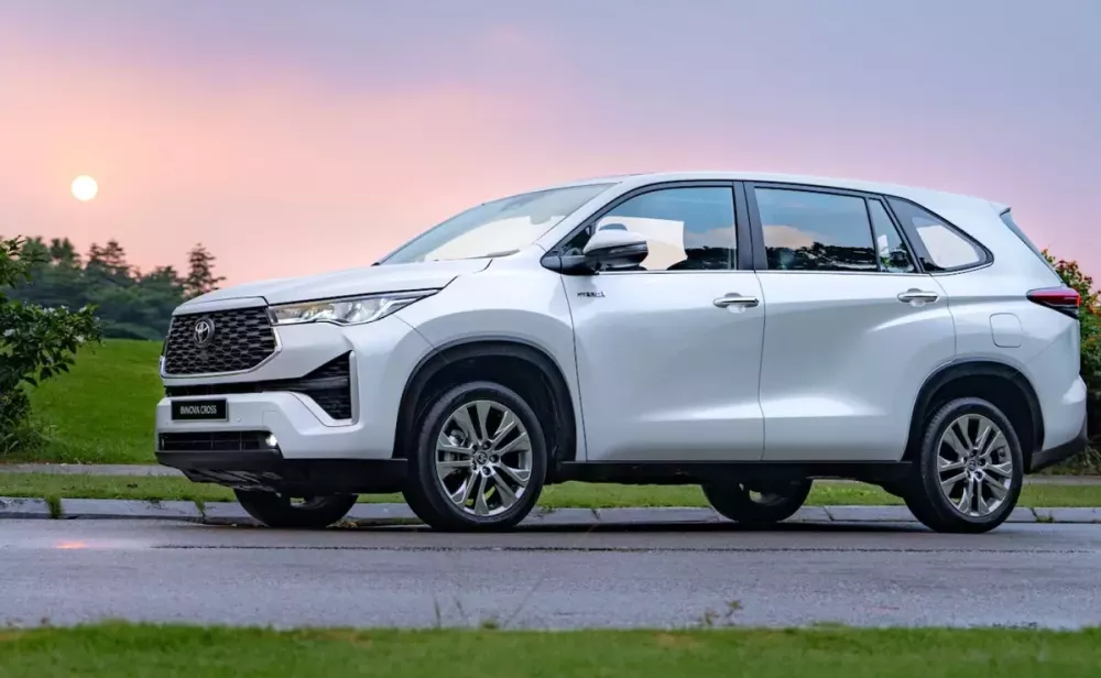 Toyota Innova Cross