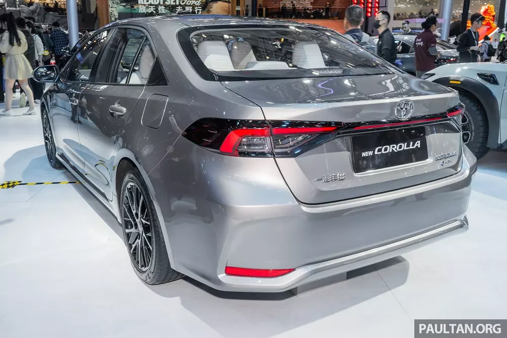 Khu vực phía sau của Toyota Corolla 2026 được cải tiến nhẹ