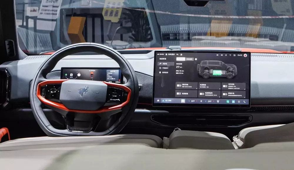 Khoang lái của Ford Bronco Basecamp 