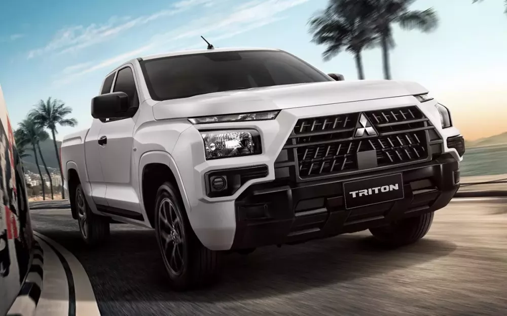 Mitsubishi Triton Street 2026 có thiết kế đầu xe khác biệt 