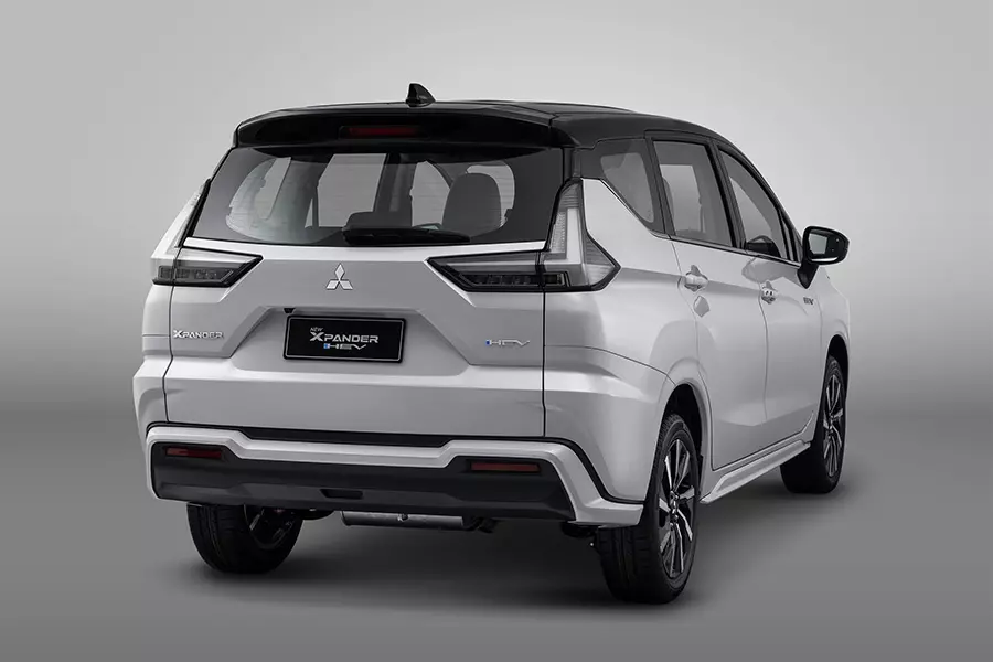 Mitsubishi Xpander HEV 2026 không còn màu đen Jet Black Mica