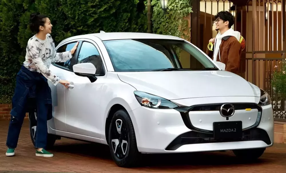 Chưa thể buông bỏ Mazda2, Mazda bổ sung phiên bản mới cho mẫu xe này