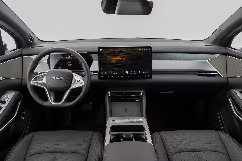 Khoang lái của BYD Sealion 8 2026