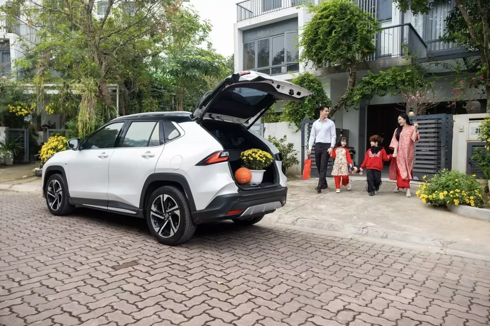 Ưu đãi từ 50-100% thuế trước bạ cho khách mua xe Toyota tháng 12.