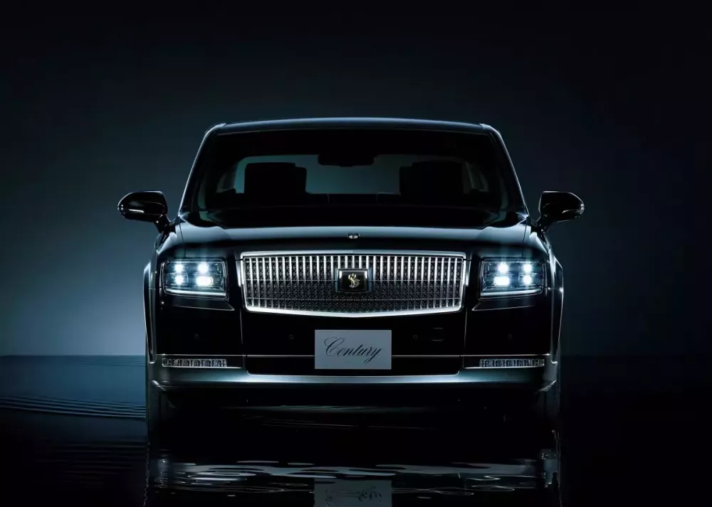 Toyota Century 2026 có thêm tính năng an toàn mới