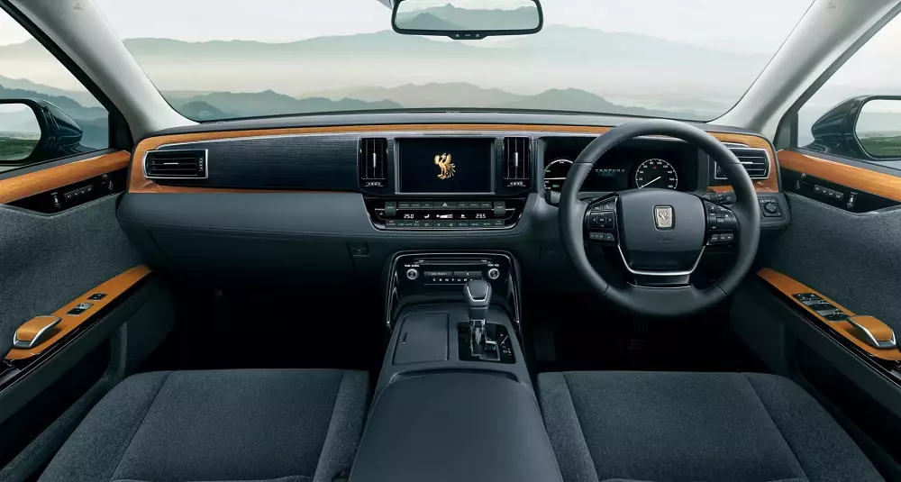 Toyota Century 2026 được bổ sung màn hình cảm ứng trung tâm 8 inch tiêu chuẩn