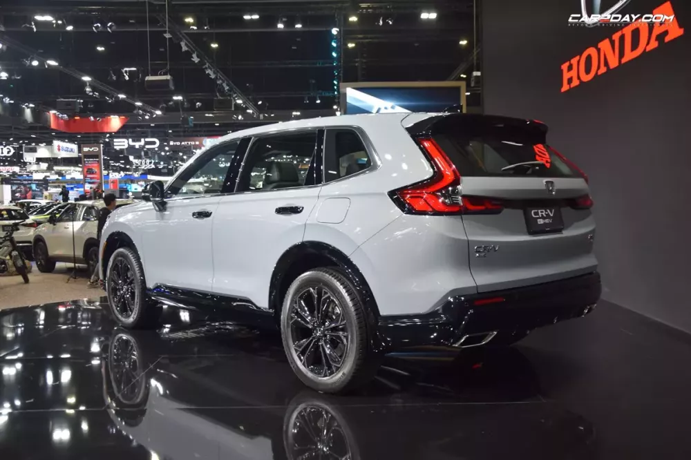 Honda CR-V e:HEV 2026 sở hữu nhiều chi tiết ngoại thất màu đen