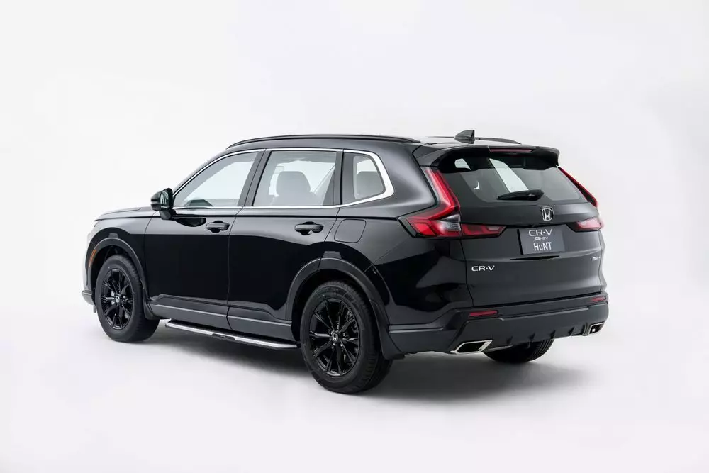 Honda CR-V e:HEV HuNT 2026 có thêm ốp vòm bánh trước/sau