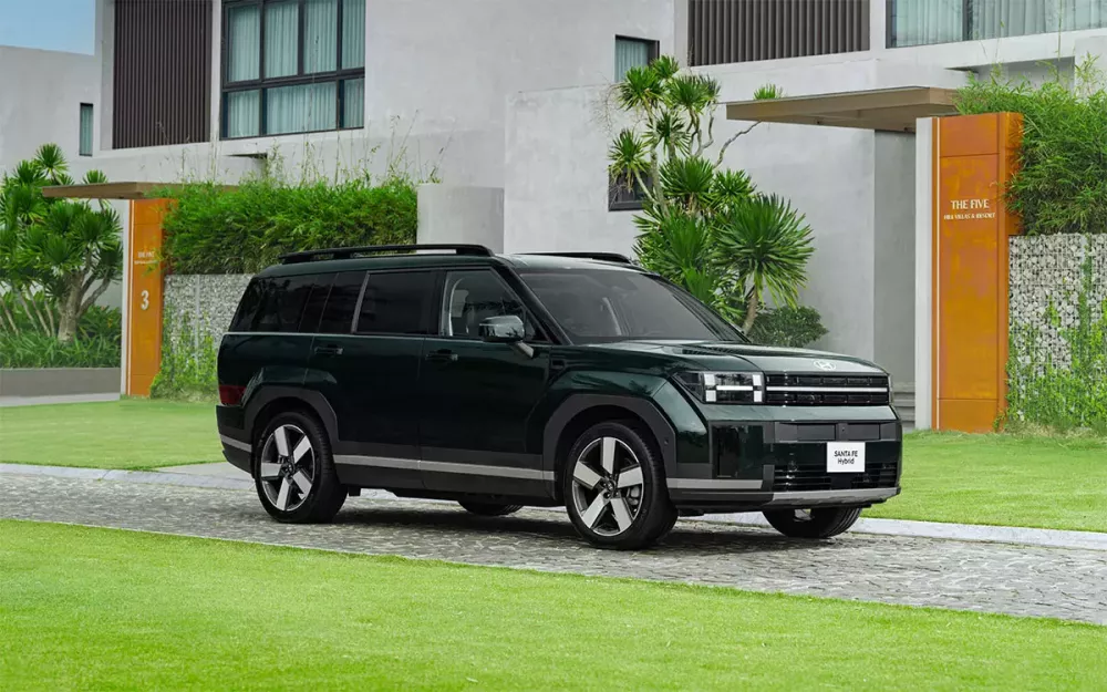 Hyundai Santa Fe Hybrid 2026 được giới thiệu với khách Việt, giá từ 1,369 tỷ đồng