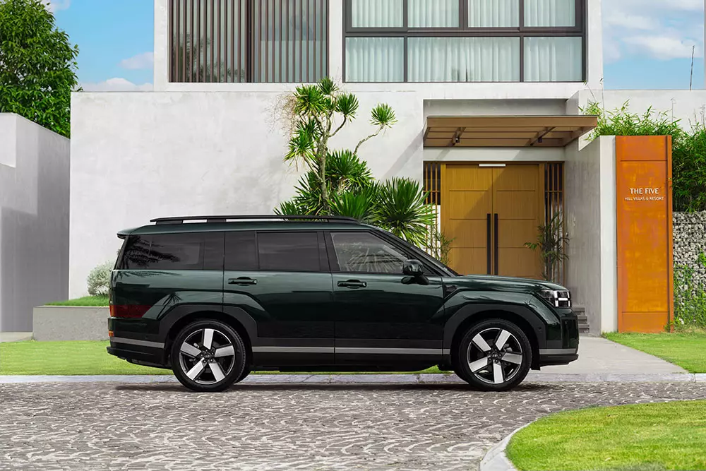 Hyundai Santa Fe Hybrid 2026 dùng vành 20 inch