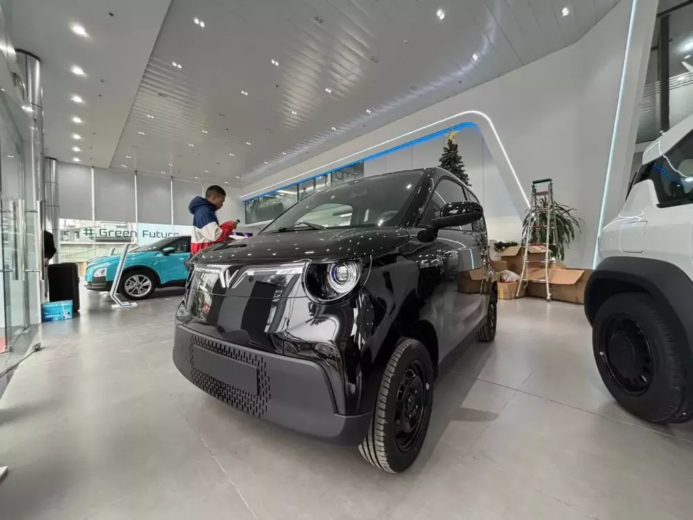 Ô tô điện giá rẻ VinFast Minio Green đã có mặt tại đại lý, chờ ngày bàn giao cho khách Việt