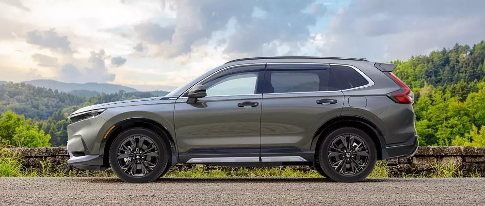 Honda CR-V e:HEV RS Black Edition với gói phụ kiện Tough Premium Honda CR-V e:HEV RS Black Edition với gói phụ kiện Tough Premium