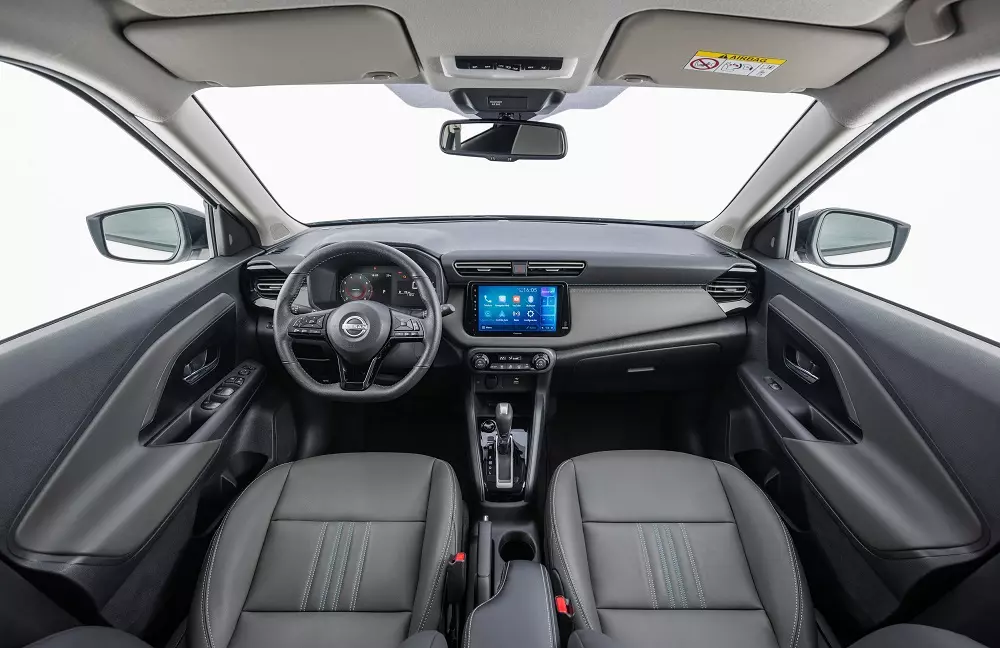 Khoang lái của Nissan Kait Khoang lái của Nissan Kait