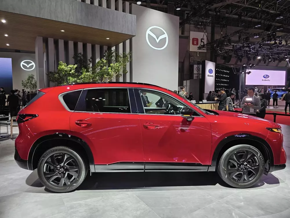 Mazda CX-5 thế hệ mới dài, rộng hơn trước Mazda CX-5 thế hệ mới dài, rộng hơn trước