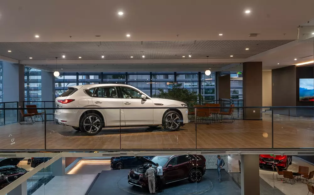 Giá xe Mazda CX-60 tại Việt Nam vẫn còn là ẩn sốày tại showroom Mazda Flagship mới ở Tp. Hồ Chí Minh Giá xe Mazda CX-60 tại Việt Nam vẫn còn là ẩn sốày tại showroom Mazda Flagship mới ở Tp. Hồ Chí Minh