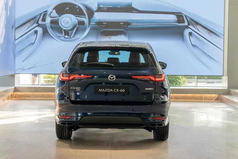 Mazda CX-60 nhìn từ phía sau Mazda CX-60 nhìn từ phía sau