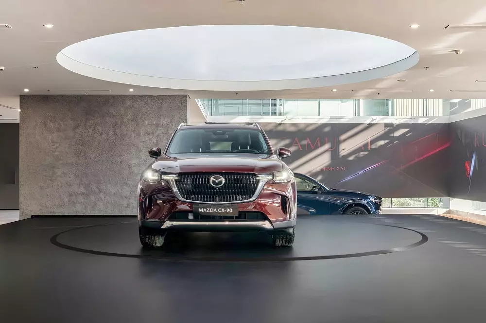 Cận cảnh thiết kế phía trước của Mazda CX-90 Cận cảnh thiết kế phía trước của Mazda CX-90