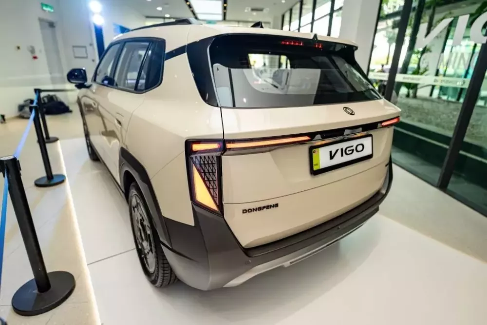 Dongfeng Vigo nhìn từ phía sau Dongfeng Vigo nhìn từ phía sau
