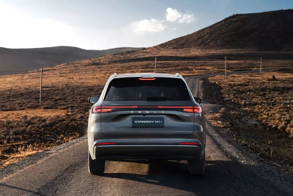 Thiết kế phía sau của Geely EX5 EM-i 