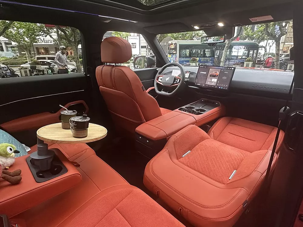 Nội thất của Ford Bronco Basecamp