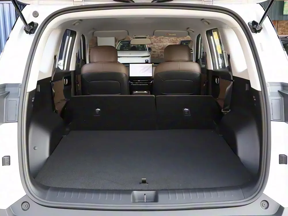 Khoang hành lý phía sau của Wuling Xingguang 560