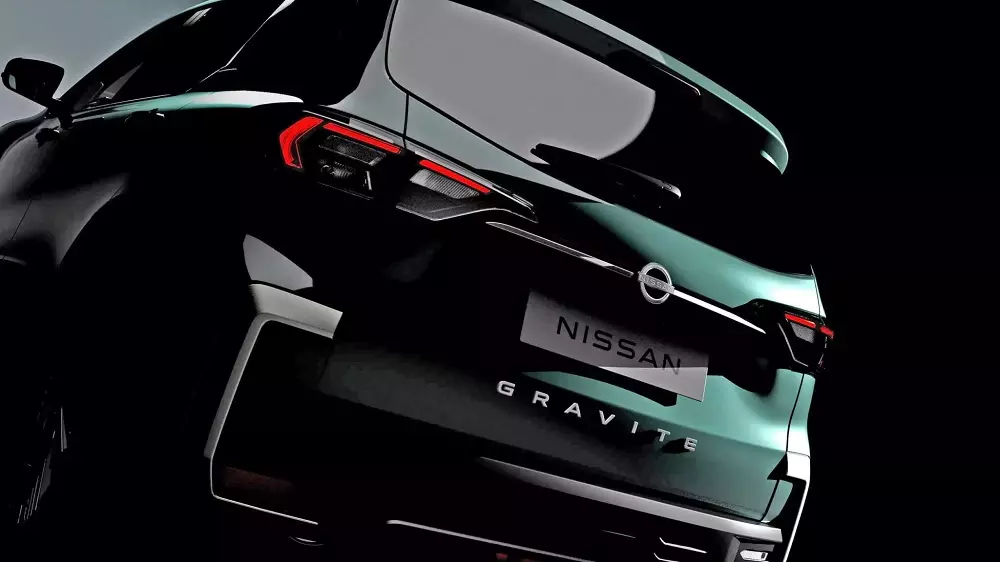 Nissan Gravite 2026 nhìn từ phía sau