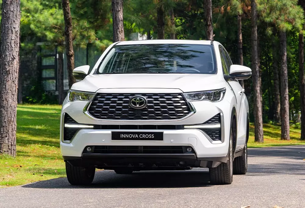 Toyota Innova Cross