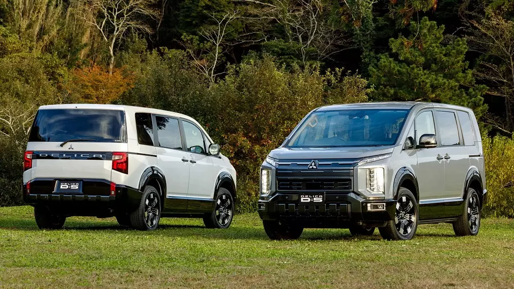 Mitsubishi Delica D:5 2026 chỉ thay đổi nhẹ về mặt thiết kế