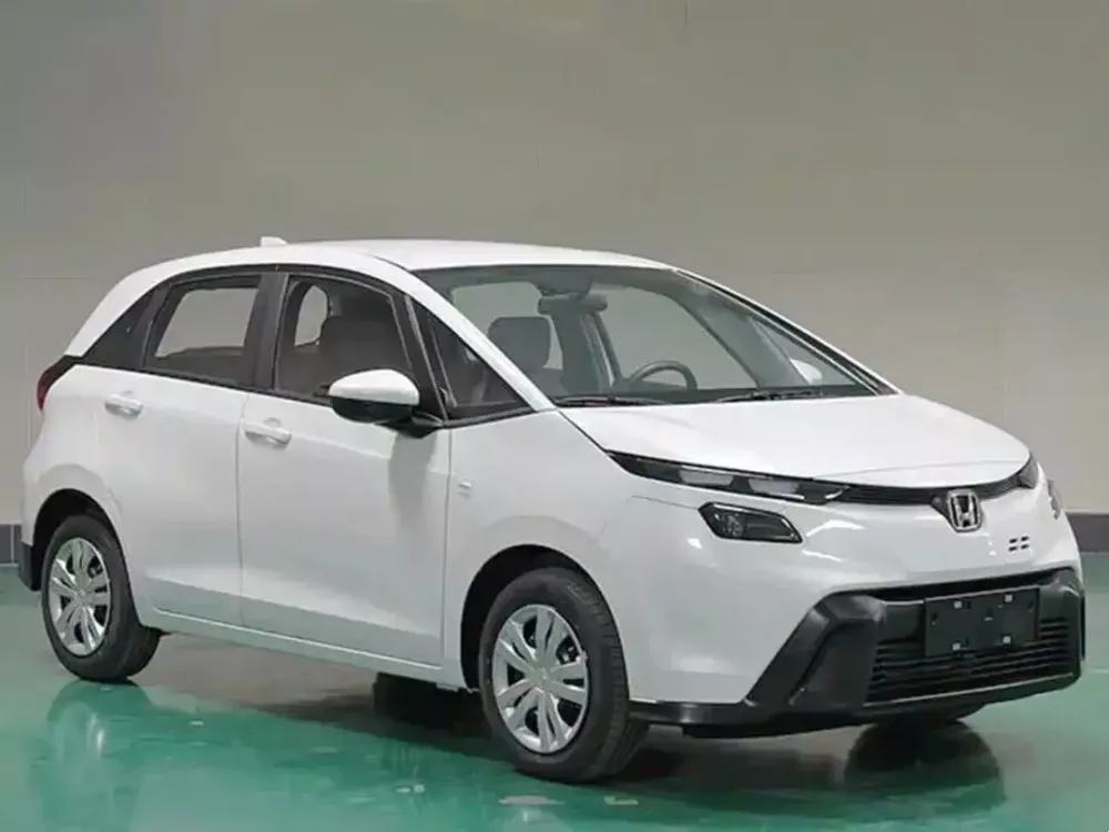 Honda Jazz 2026 sở hữu thiết kế đầu xe khá lạ mắt