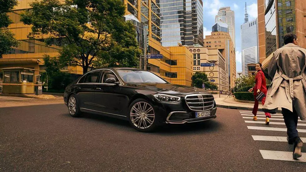 S-Class là dòng xe flagship dẫn đầu của thương hiệu Mercedes-Benz