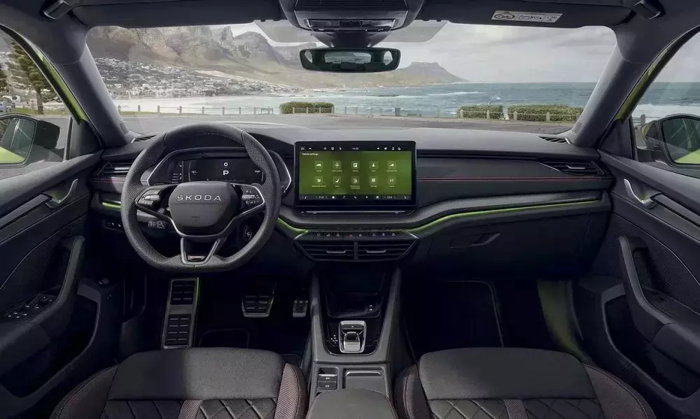 Khoang lái của Skoda Octavia RS