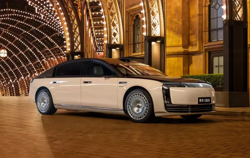 Maextro S800 là mẫu xe do Huawei phát triển cùng JAC