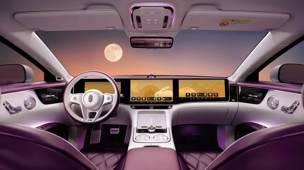 Maextro S800 có 3 màn hình trên mặt táp-lô