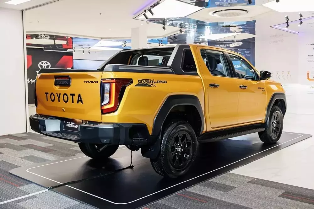 Toyota Hilux 2026 vẫn dùng động cơ diesel 2.8L cũ