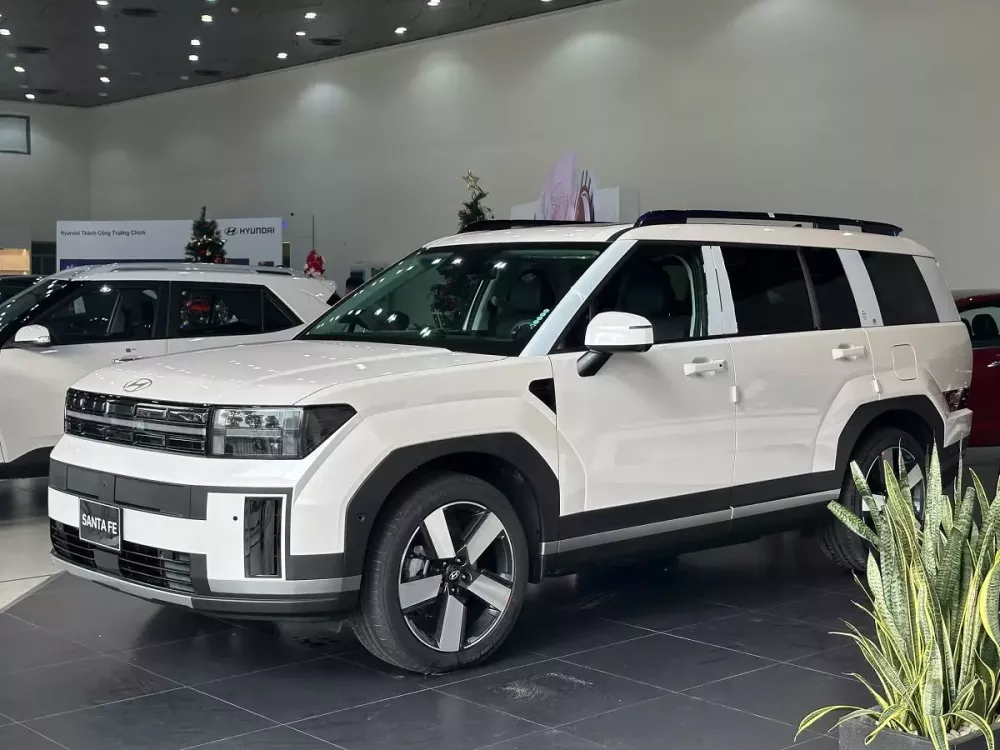Hyundai Santa Fe Hybrid mới ra mắt Việt Nam đã giảm giá 50 triệu đồng