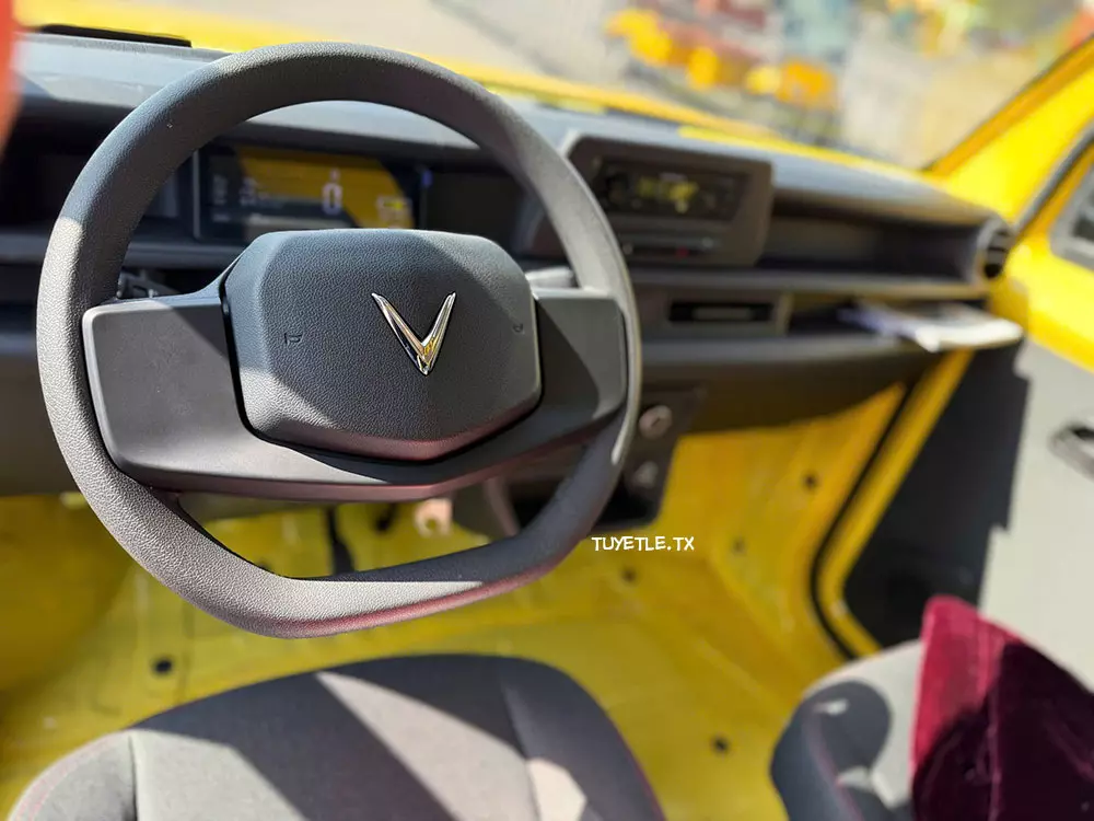 Cận cảnh vô lăng của VinFast EC Van